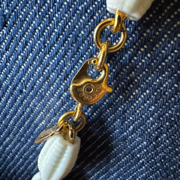 Vintage Signed Monet Beaded White and Gold Boho Necklace - Picture 5 of 6